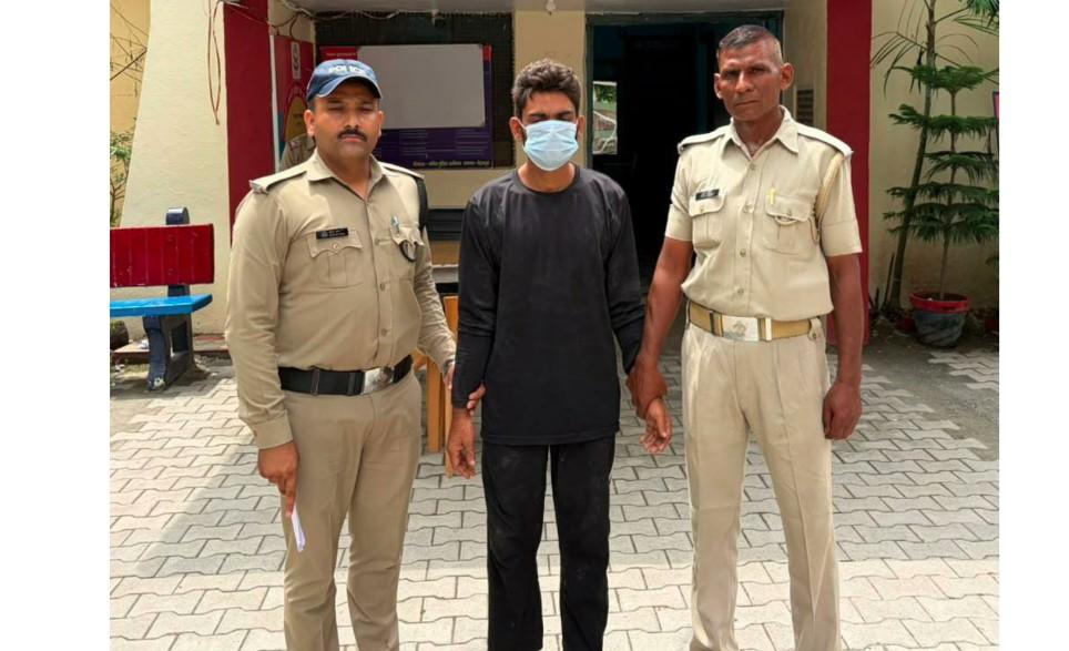 गुंडा एक्ट में जिलाबदर किये गए अभियुक्त को पुलिस ने किया गिरफ्तार