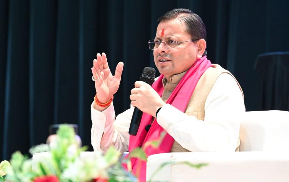 दून विश्वविद्यालय में मुख्यमंत्री ने युवाओं से किया संवाद