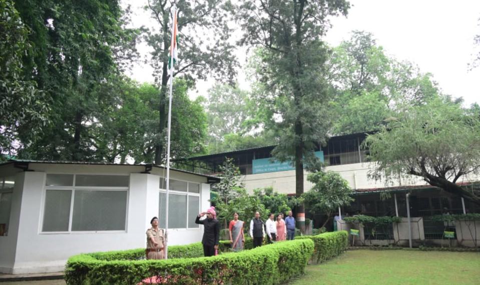 स्वतंत्रता हमें बहुत बड़ी कुर्बानियों के बाद मिली है, इसकी रक्षा करना हम सभी की जिम्मेदारी- डीएम