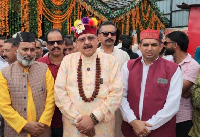 धर्मस्व मंत्री सतपाल महाराज पहुंचे सिरमौर के शिलाई, पश्मी गांव